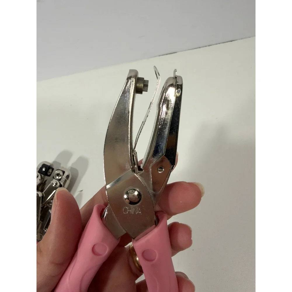We R Memory Keepers Crop-A-Dile Eyelet Setter and Hole Punch Tool Set Pink
